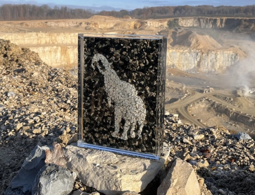 Cadre « Elephant » : Granulats, plexi et résine Epoxy